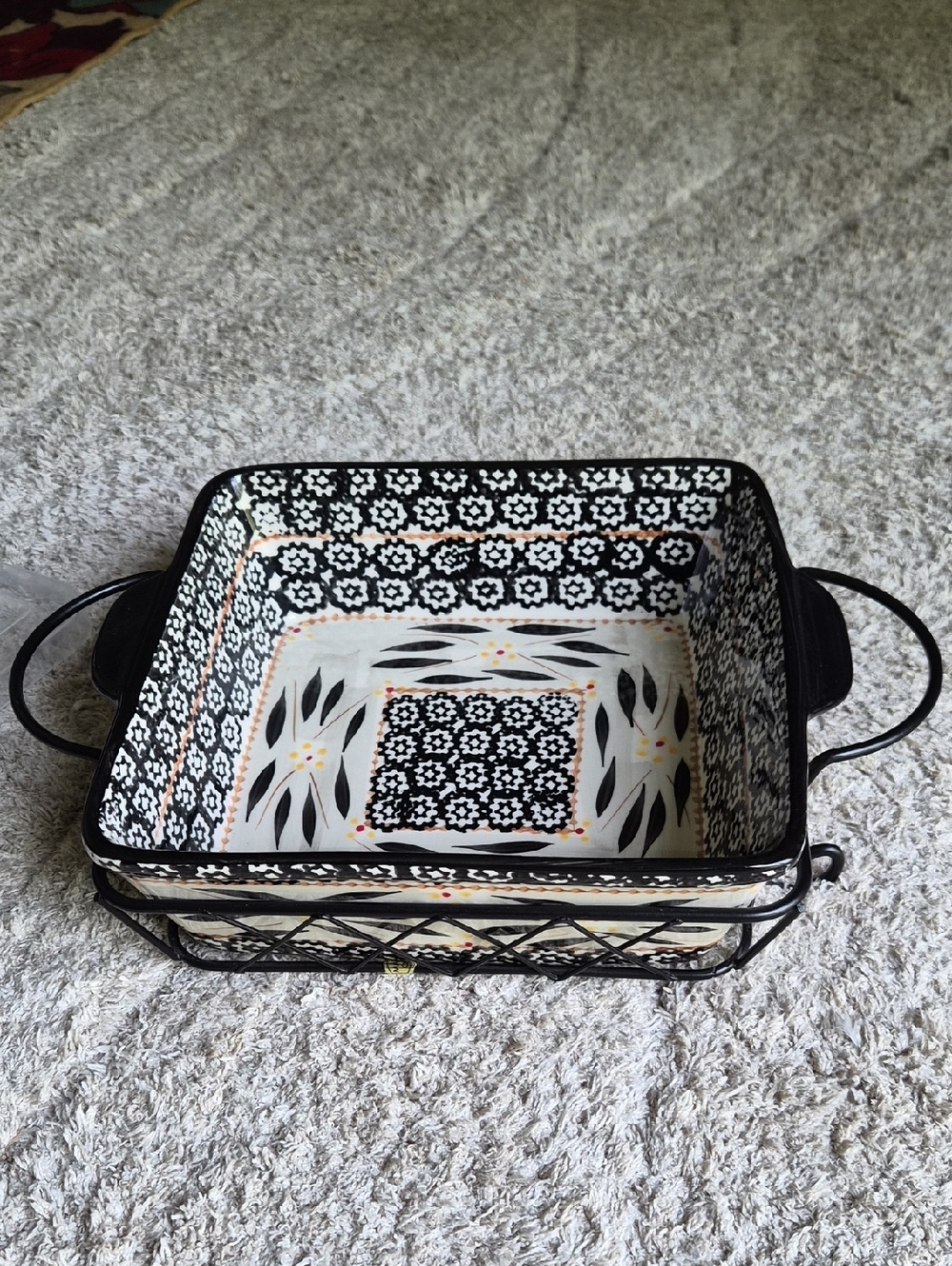 Temptations Black Square Ceramic Ovenware with Wire Rack And Lid